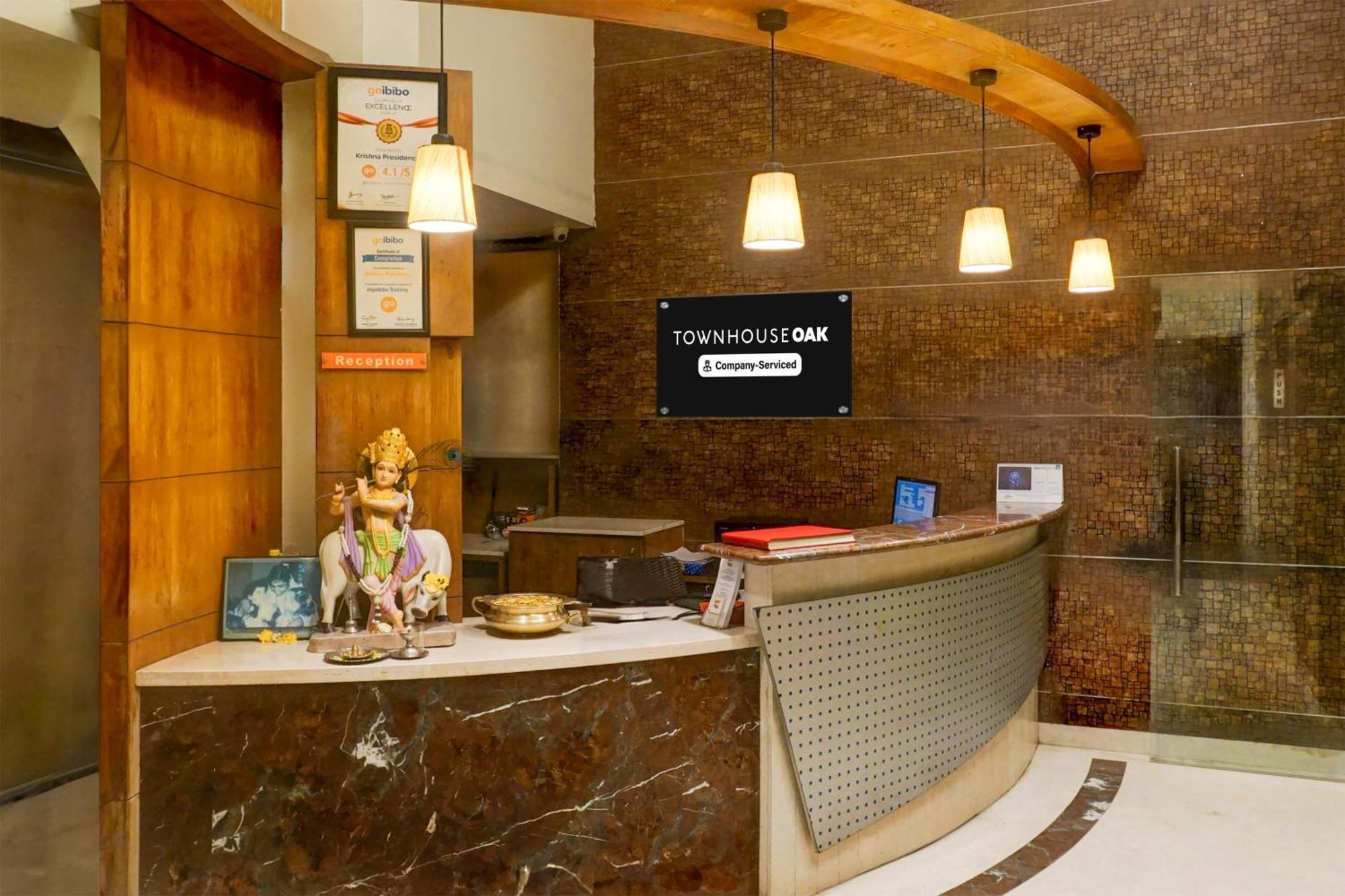 Super Townhouse Oak Jm Road Formerly Krishna Presidency Poona Buitenkant foto